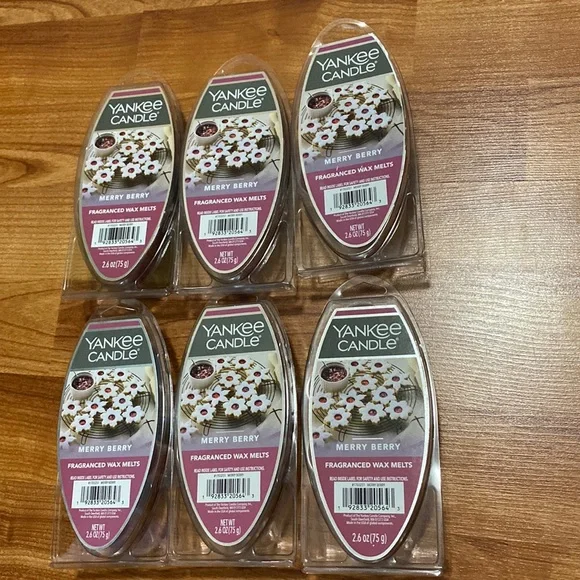 NEW lot of 6 Yankee Candle Merry Berry Wax Melts - Picture 1 of 2
